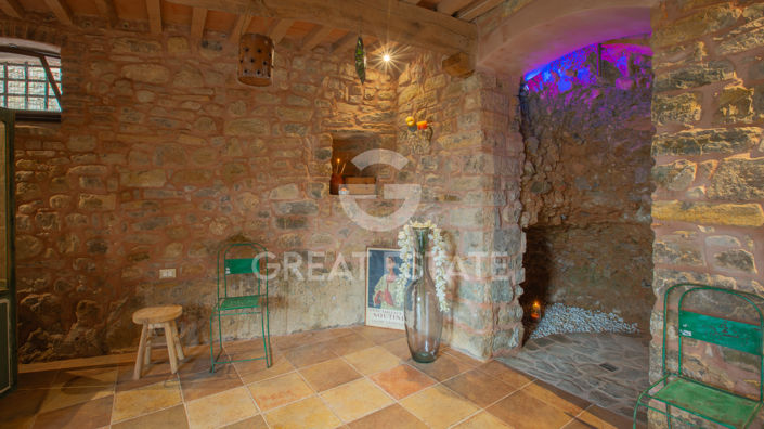 Image No.14-2 Bed Property for sale