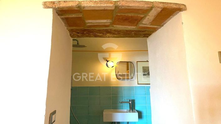 Image No.24-2 Bed Property for sale