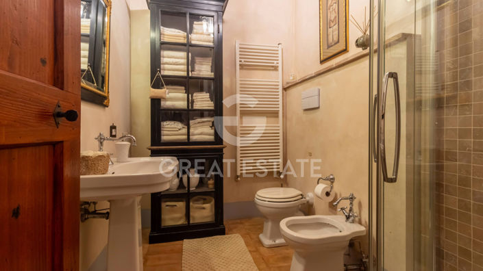 Image No.32-4 Bed Country House for sale