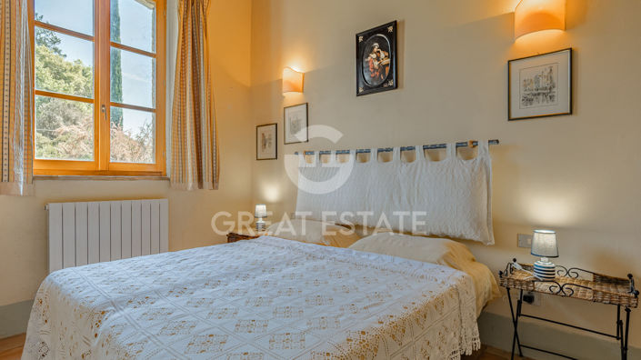 Image No.41-6 Bed Country House for sale