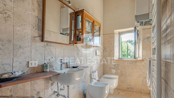 Image No.44-6 Bed Country House for sale