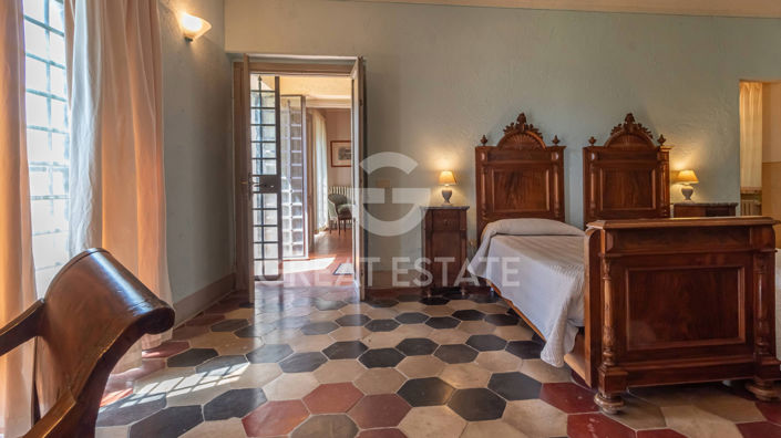 Image No.19-4 Bed Country House for sale