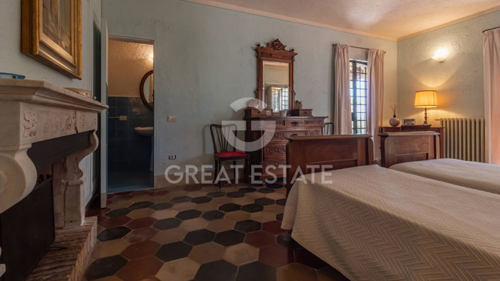 Image No.22-4 Bed Country House for sale