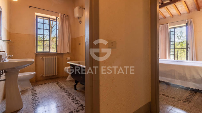 Image No.26-4 Bed Country House for sale
