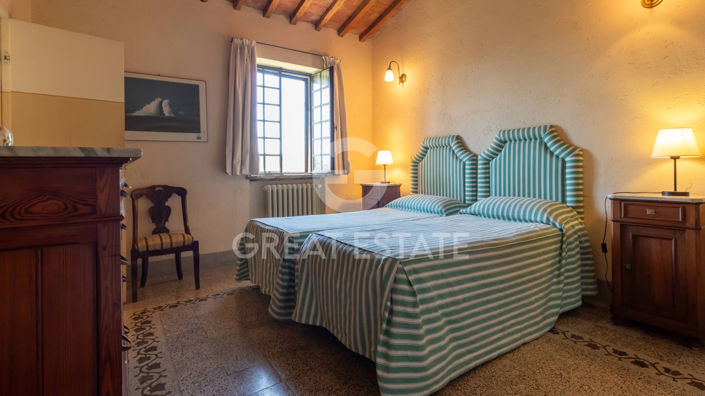 Image No.38-4 Bed Country House for sale