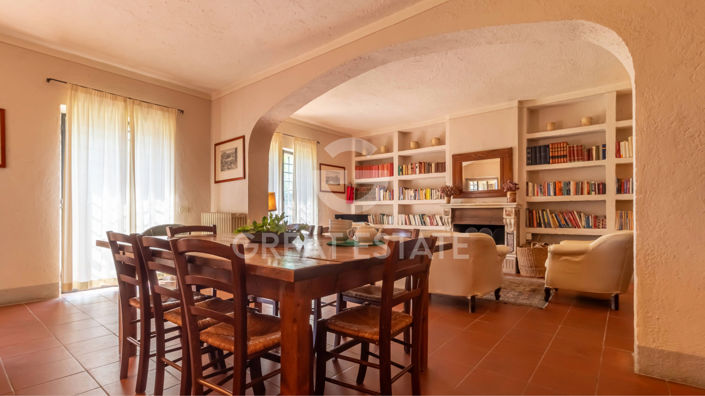 Image No.7-4 Bed Country House for sale