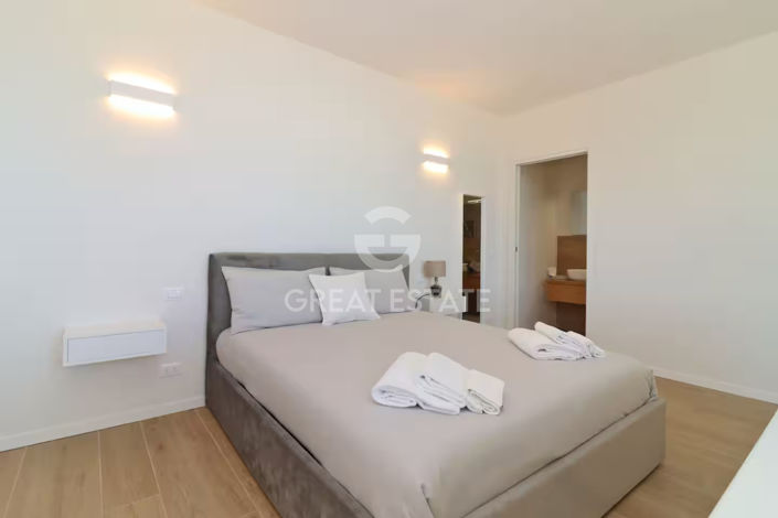 Image No.17-3 Bed Country House for sale