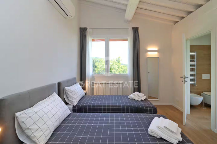 Image No.23-3 Bed Country House for sale