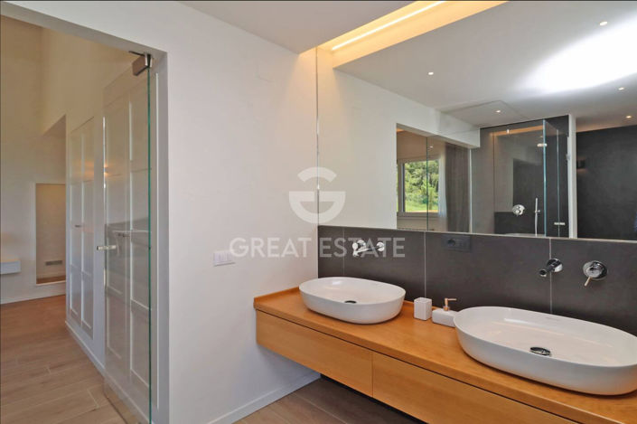 Image No.24-3 Bed Country House for sale