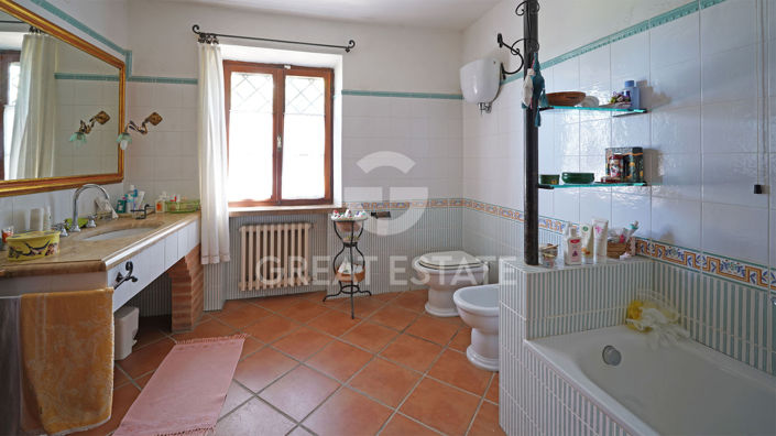 Image No.23-4 Bed Country House for sale