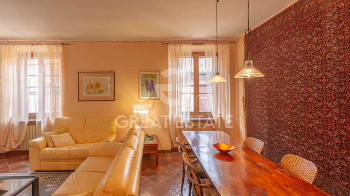Image No.12-3 Bed Property for sale