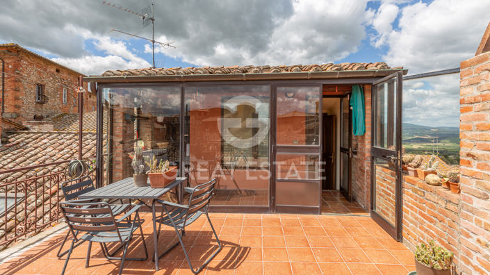 Image No.8-3 Bed Property for sale