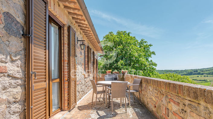 Image No.13-8 Bed Country House for sale