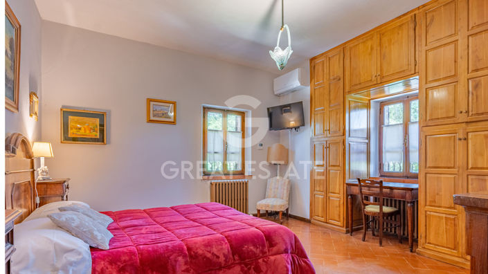 Image No.30-8 Bed Country House for sale