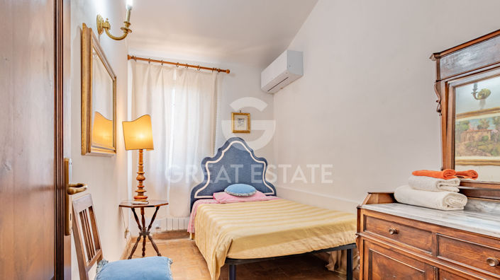 Image No.41-8 Bed Country House for sale