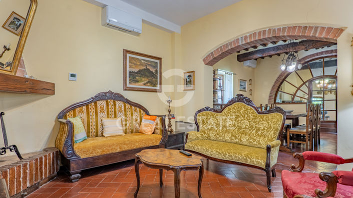 Image No.6-8 Bed Country House for sale