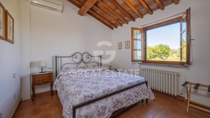 Image No.23-11 Bed Country House for sale