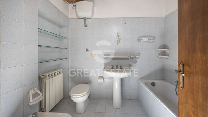 Image No.30-11 Bed Country House for sale