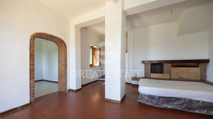 Image No.32-11 Bed Country House for sale