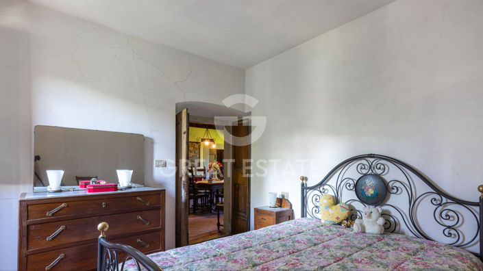 Image No.29-25 Bed Chateaux for sale