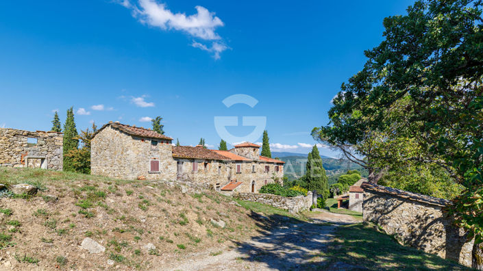 Image No.3-25 Bed Chateaux for sale