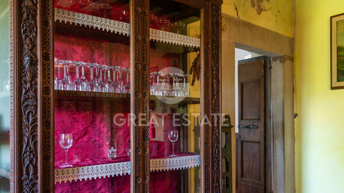 Image No.5-25 Bed Chateaux for sale