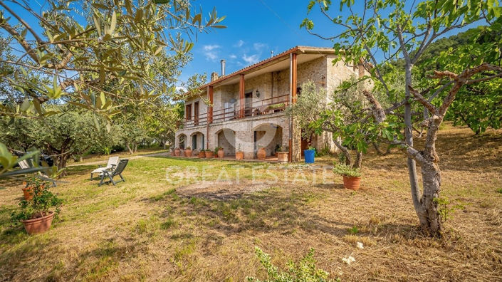 Image No.12-4 Bed Country House for sale
