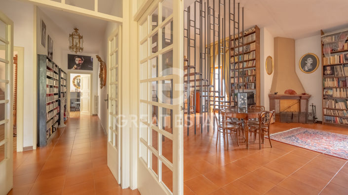 Image No.17-4 Bed Country House for sale