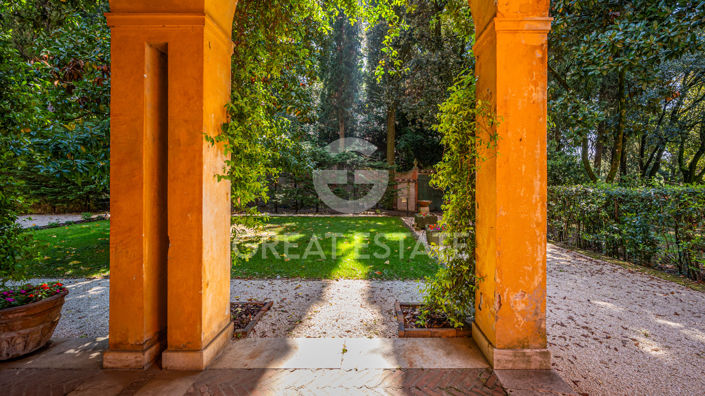 Image No.18-8 Bed Villa for sale