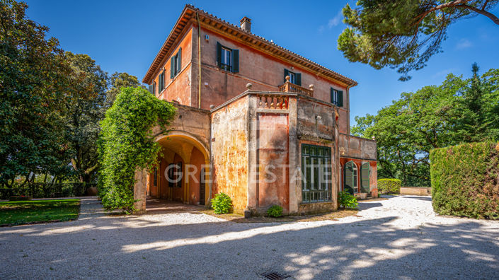 Image No.20-8 Bed Villa for sale