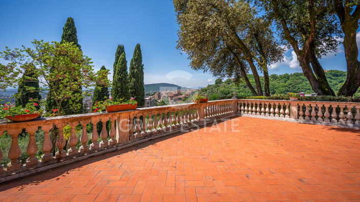Image No.34-8 Bed Villa for sale