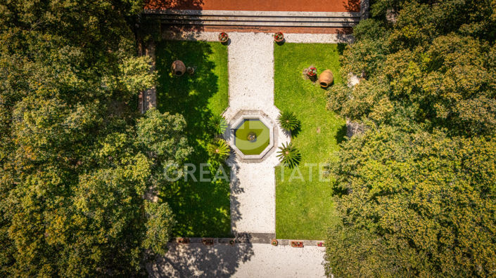 Image No.5-8 Bed Villa for sale