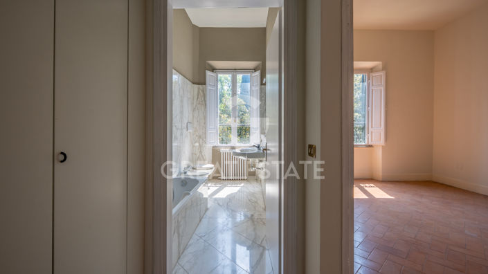 Image No.50-8 Bed Villa for sale