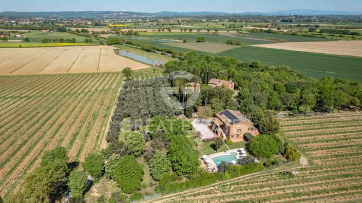 Image No.8-Maison de campagne de 34 chambres à vendre à Montepulciano
