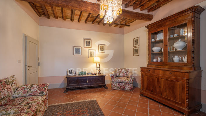 Image No.21-Maison de campagne de 7 chambres à vendre à Marciano della Chiana