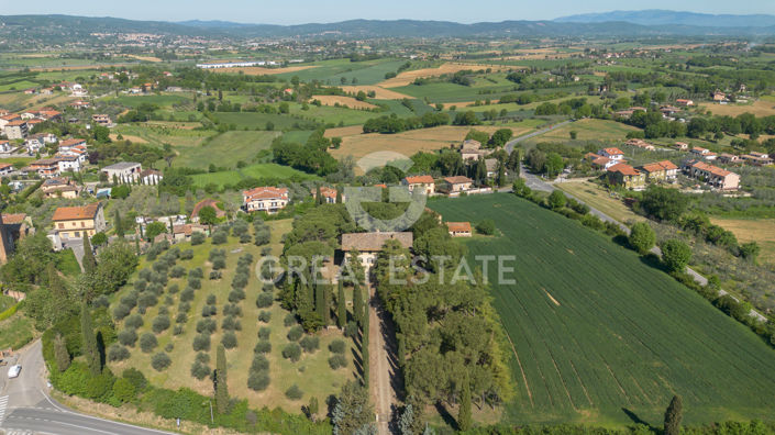 Image No.7-Maison de campagne de 7 chambres à vendre à Marciano della Chiana