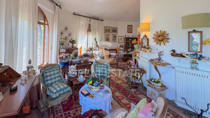 Image No.17-3 Bed Villa for sale