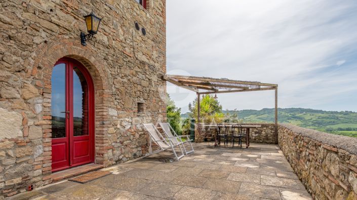 Image No.18-10 Bed Country House for sale