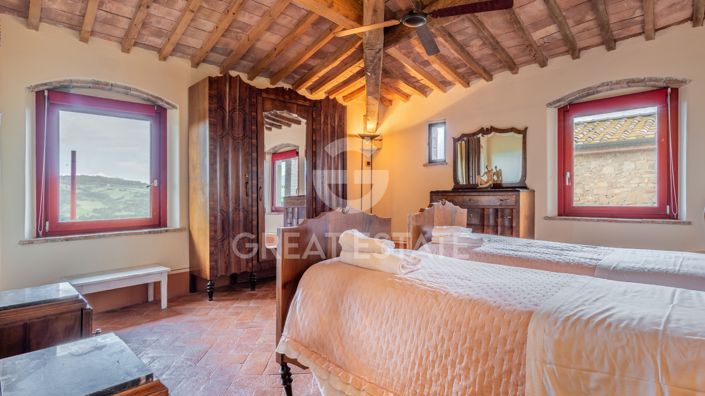 Image No.53-10 Bed Country House for sale