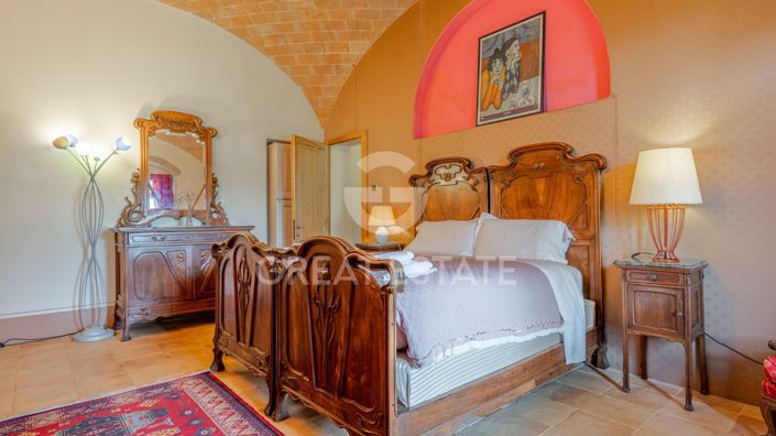 Image No.54-10 Bed Country House for sale