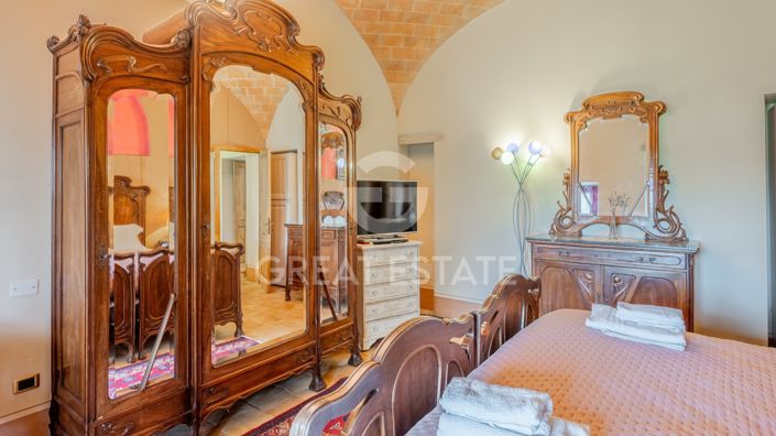 Image No.56-10 Bed Country House for sale