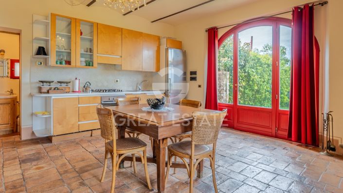 Image No.61-10 Bed Country House for sale