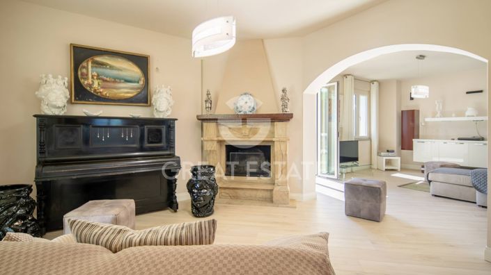 Image No.2-5 Bed Country House for sale