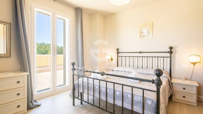 Image No.30-5 Bed Country House for sale