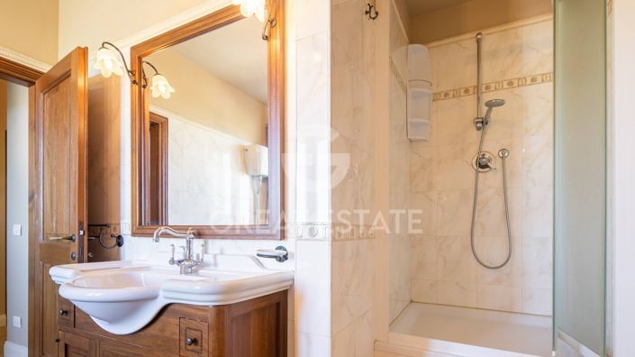Image No.37-5 Bed Country House for sale
