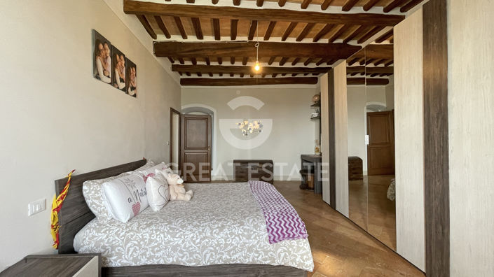 Image No.19-5 Bed Country House for sale