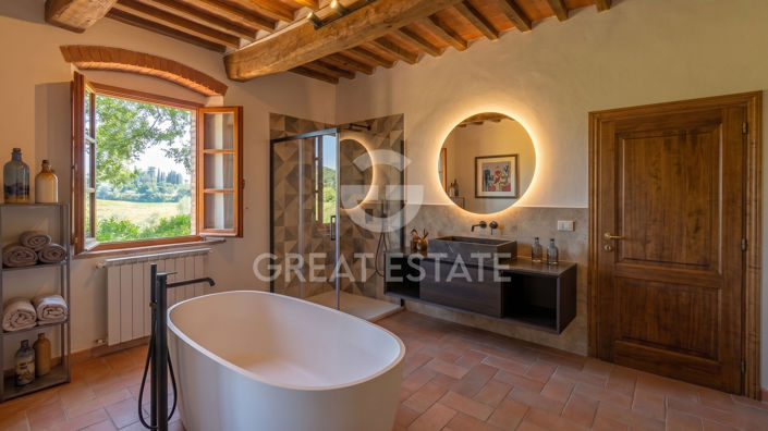 Image No.10-4 Bed Country House for sale
