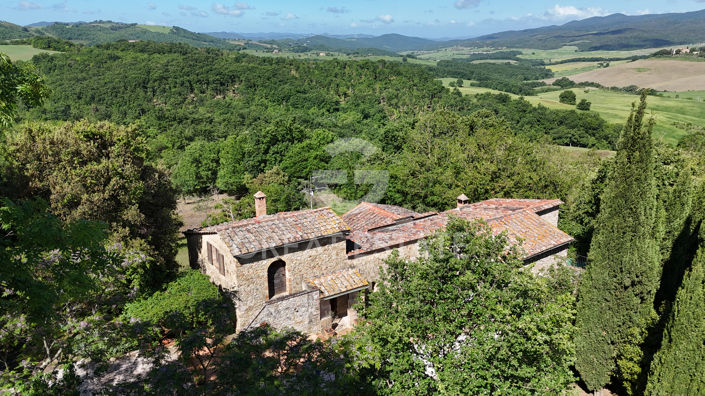 Image No.10-2 Bed Country House for sale