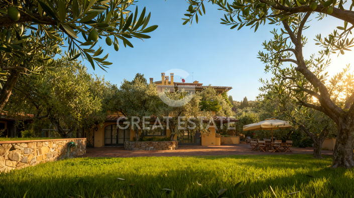 Image No.13-10 Bed Country House for sale