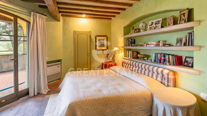Image No.22-10 Bed Country House for sale